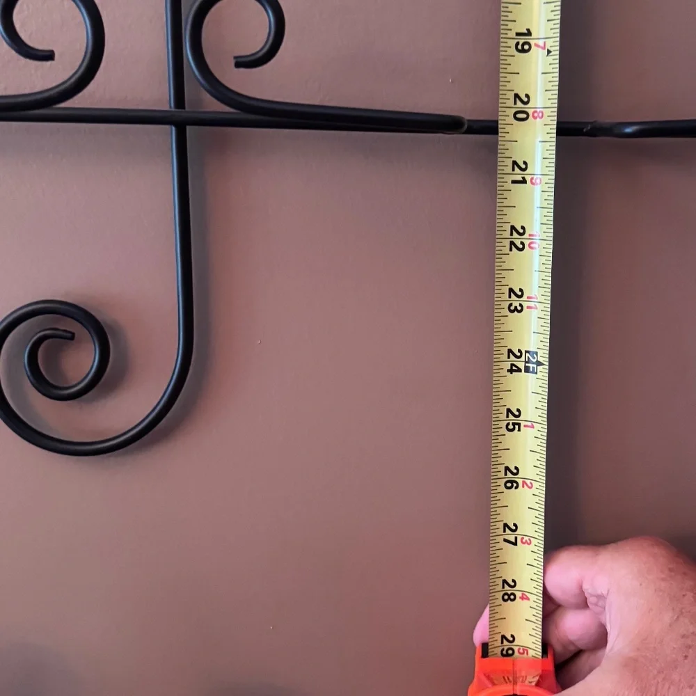 Price Drop!! ⬇️ Wrought iron display and four decorative plates by Oriental